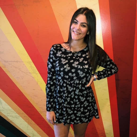 Meet your Posher, Becca - Picture 1 of 1